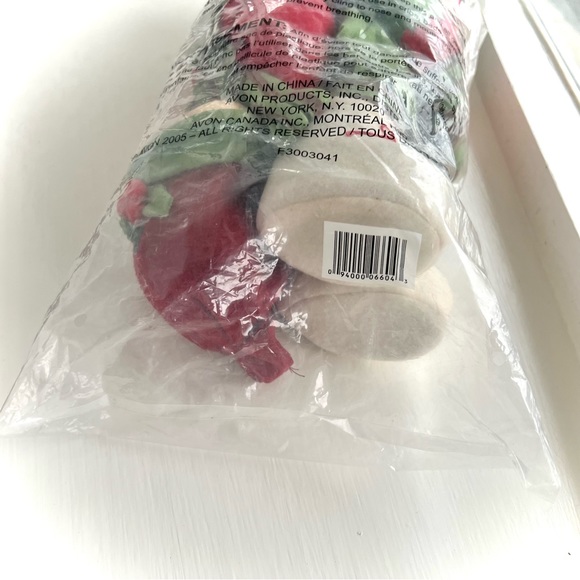 NEW Avon Carolers Musical Stuffed Figurines, Set of 2, Boy Sings Deck The Halls - Picture 9 of 16